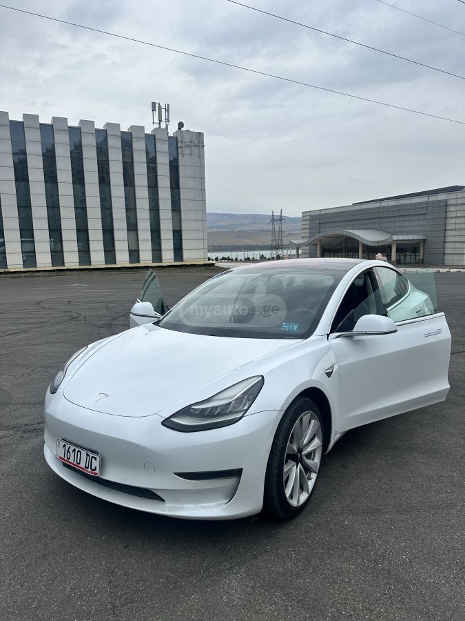 Tesla Model 3 2018 — photo 2
