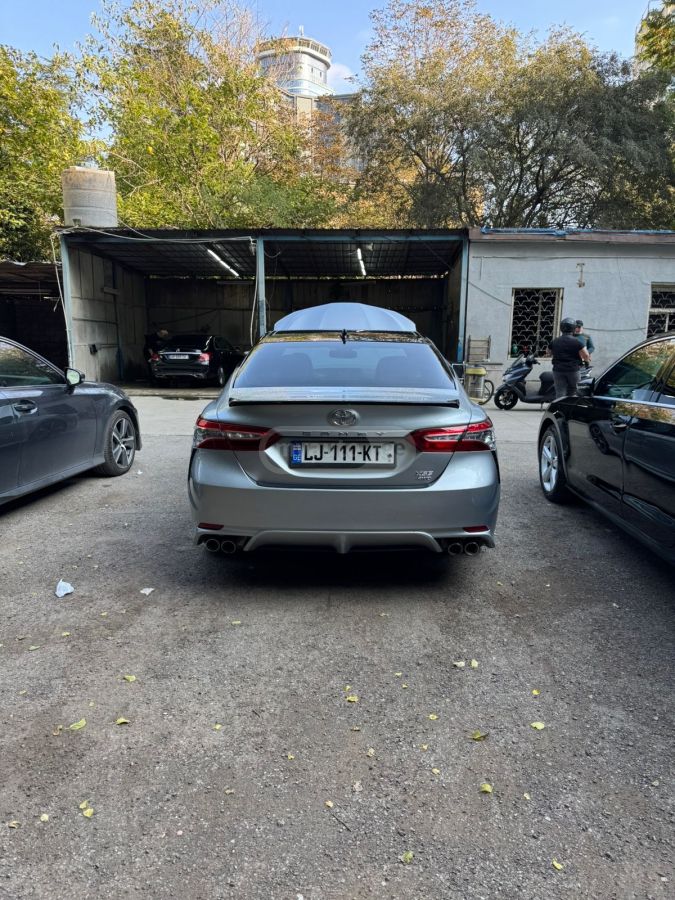 Toyota Camry 2020 — photo 2