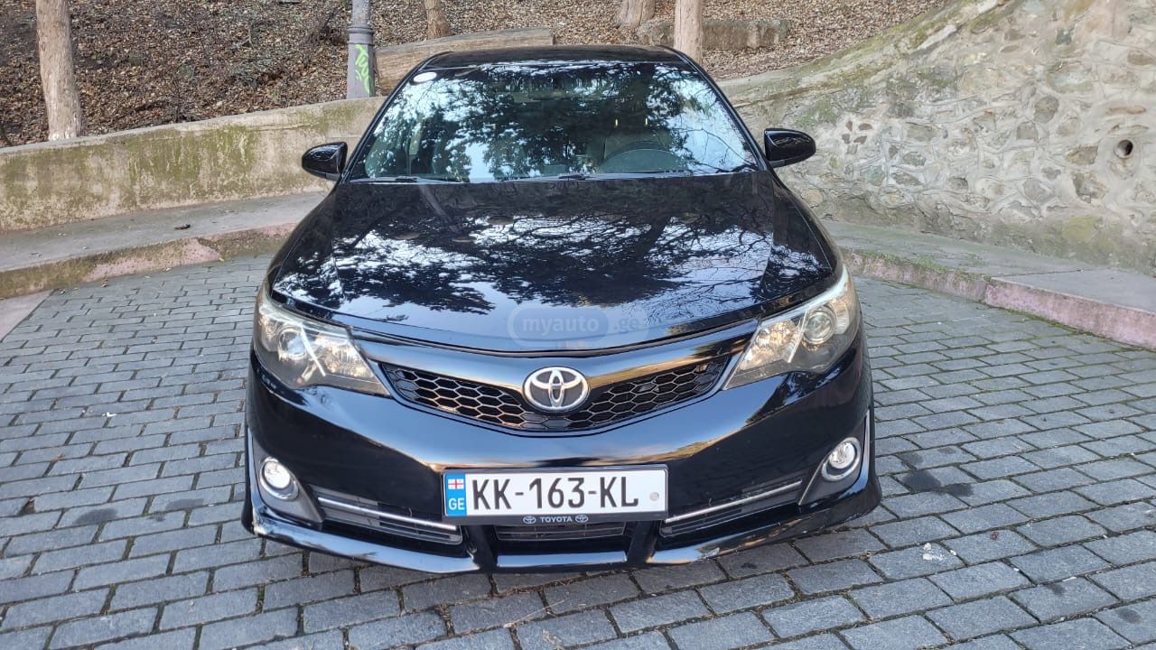 Toyota Camry 2014 — photo 2