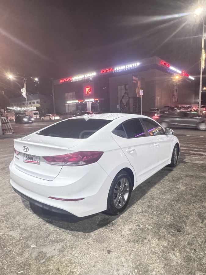 Hyundai Elantra 2016 — photo 2