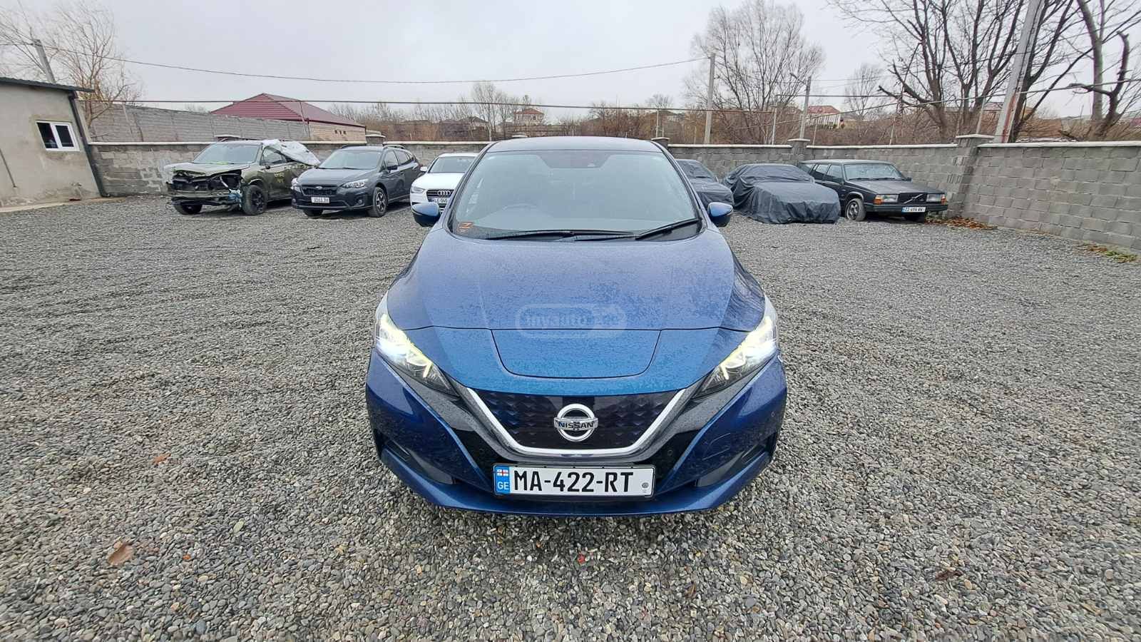Nissan Leaf 2018 — photo 2