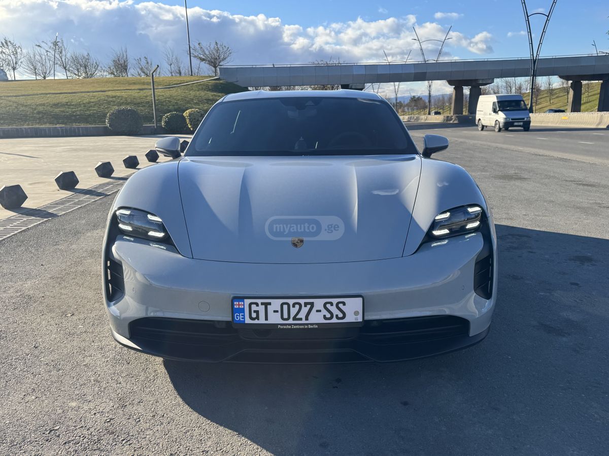 Porsche Taycan Turbo S 2022 — photo 2