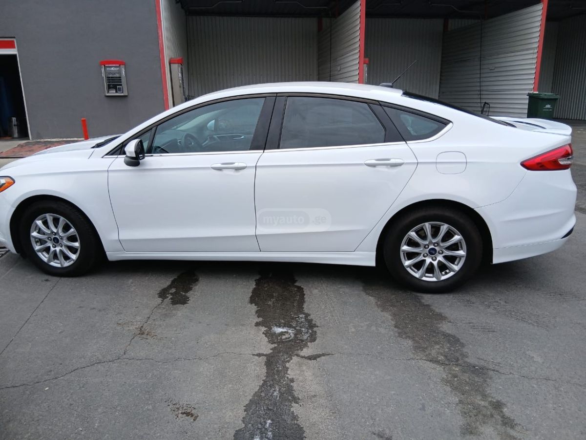 Ford Fusion 2017 — photo 2