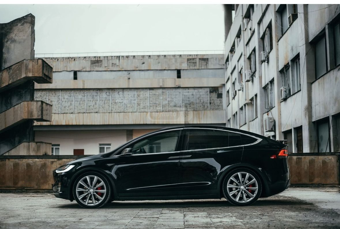 Tesla Model X 2016 — photo 2