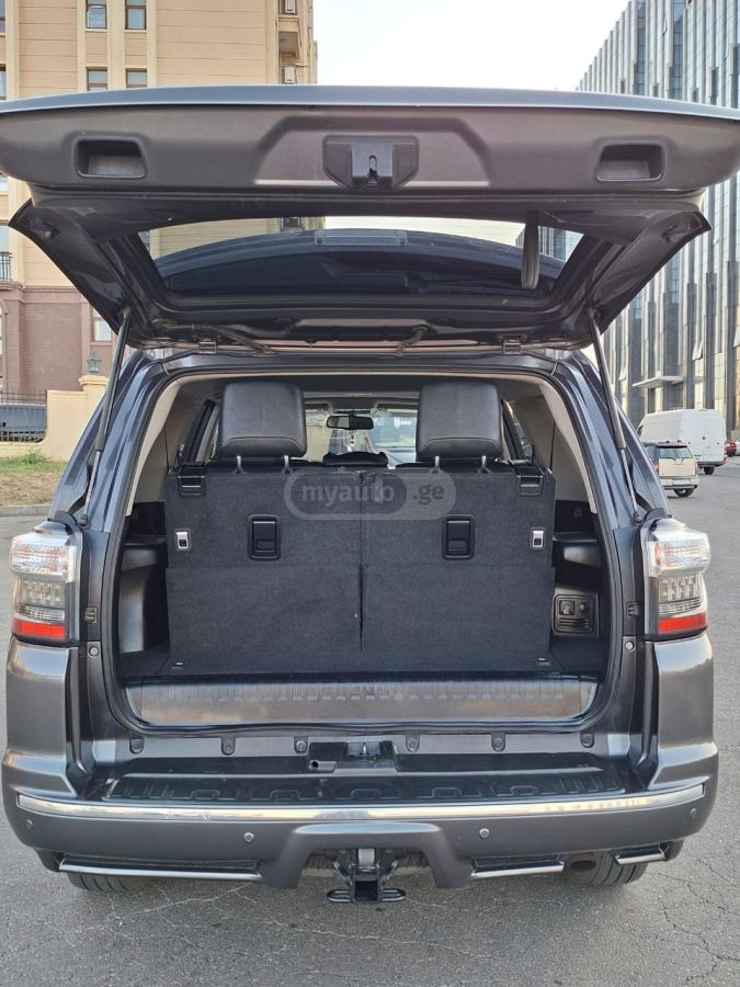 Toyota 4Runner 2017 — photo 2
