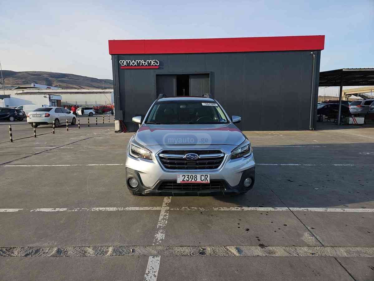 Subaru Outback 2018 — photo 2