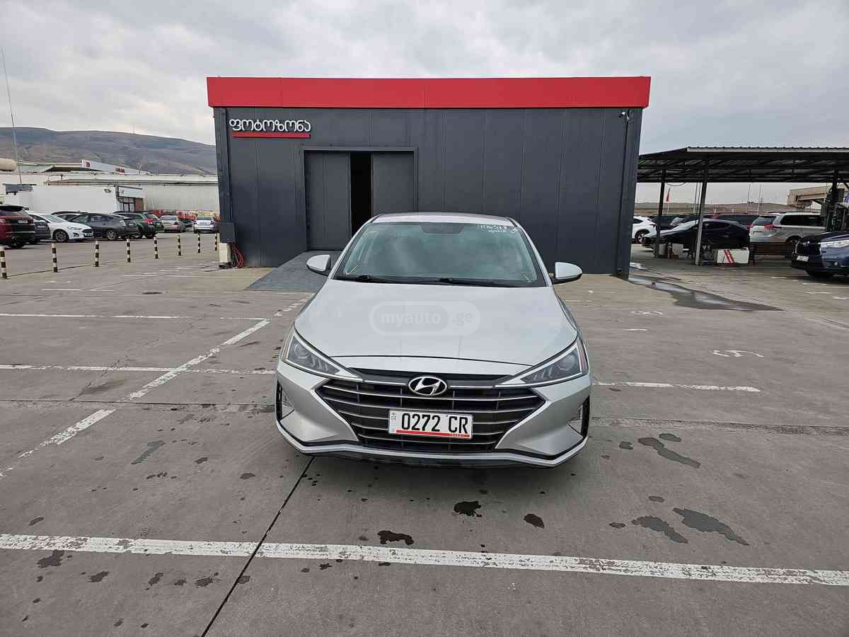 Hyundai Elantra 2019 — photo 2