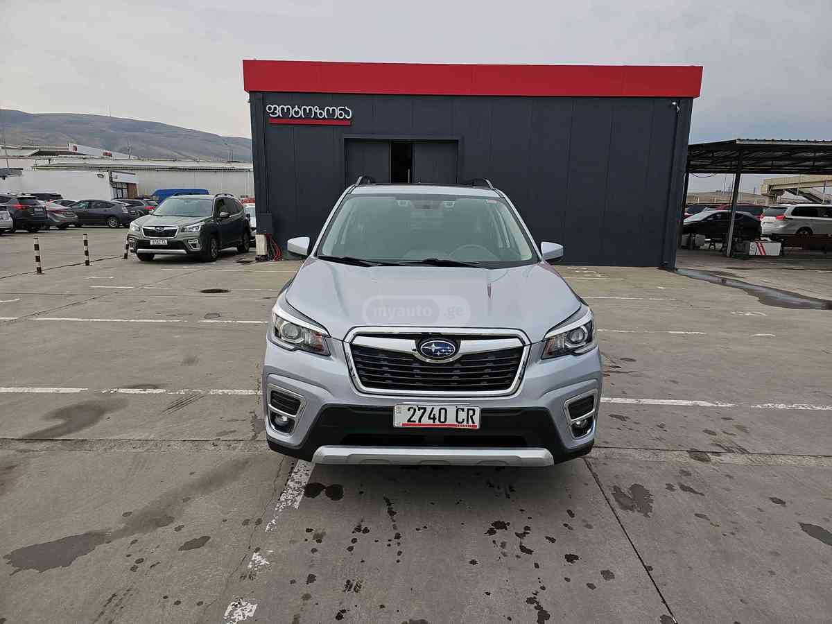 Subaru Forester 2019 — photo 2