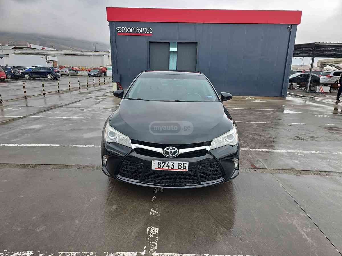 Toyota Camry 2015 — photo 2
