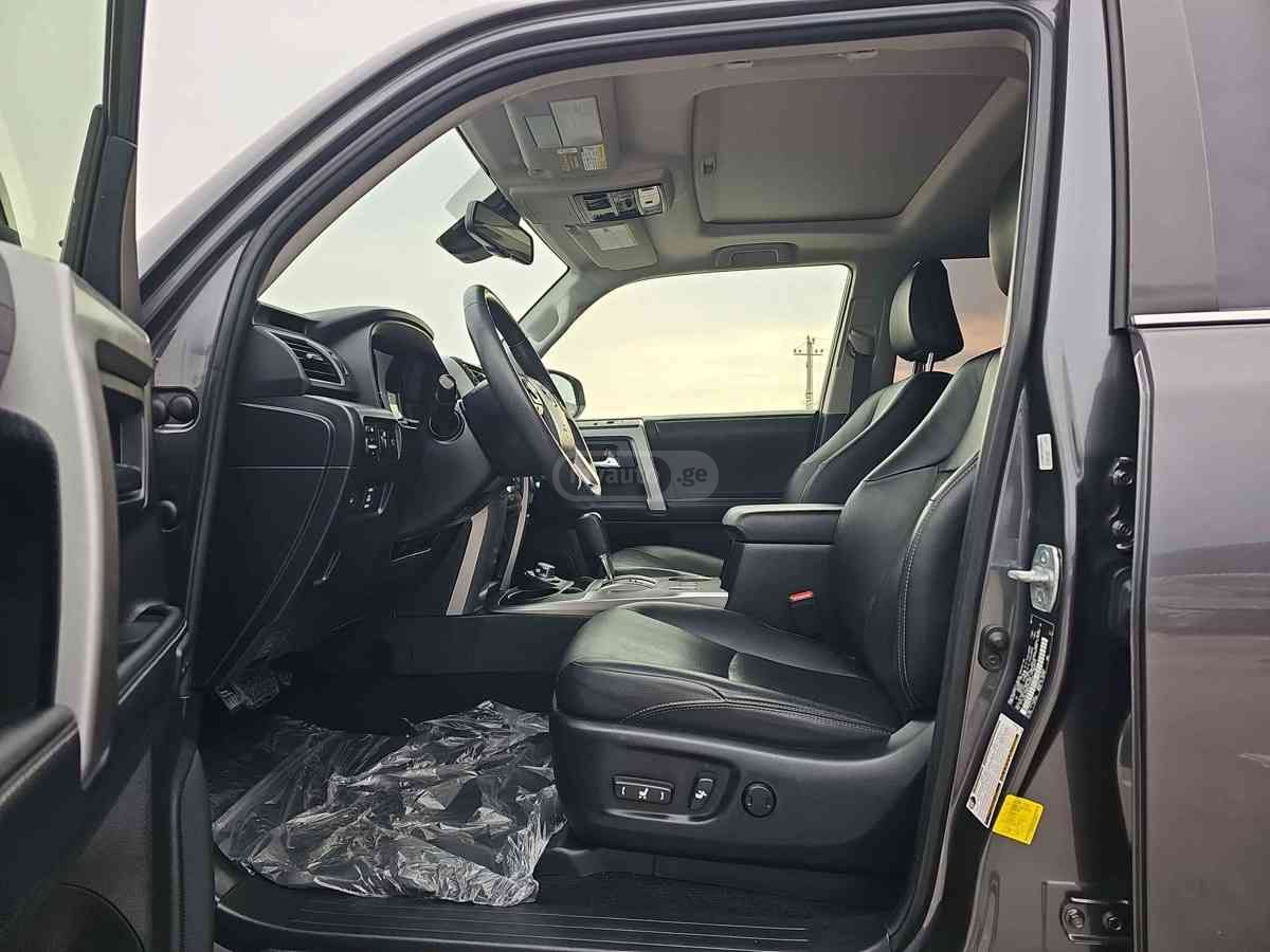 Toyota 4Runner 2020 — photo 2