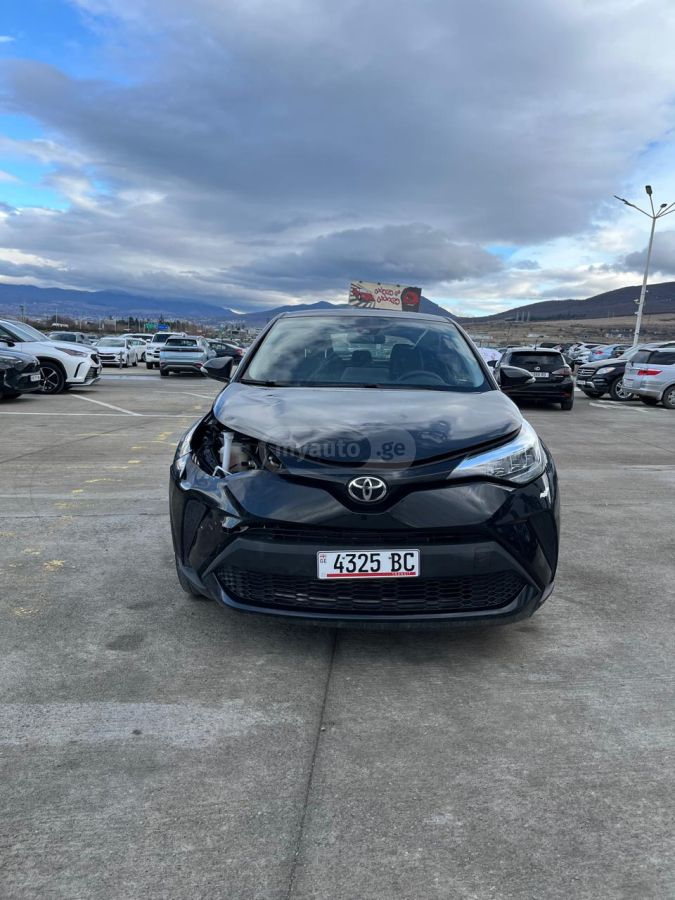 Toyota C-HR 2019 — photo 2