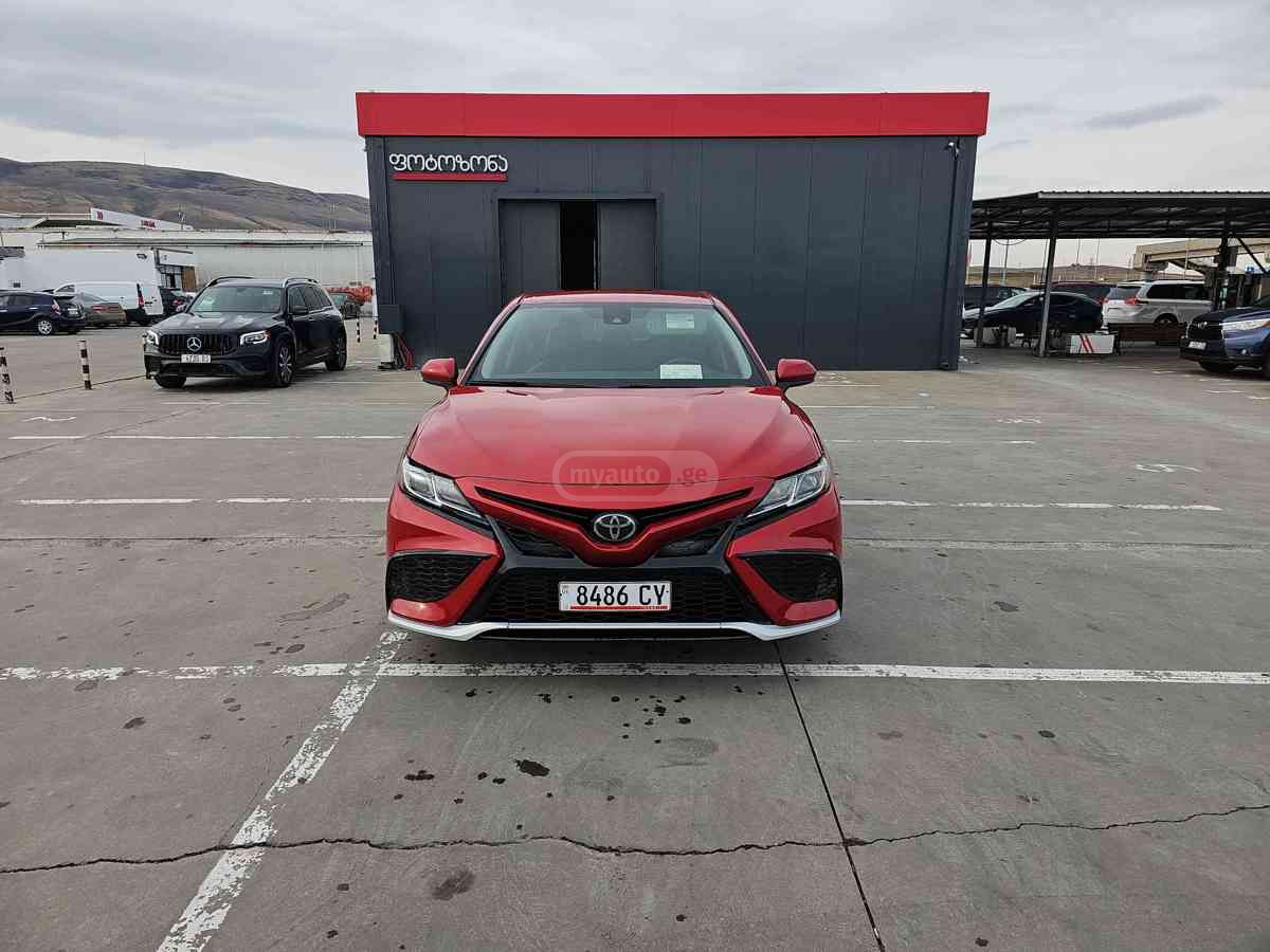 Toyota Camry 2020 — photo 2