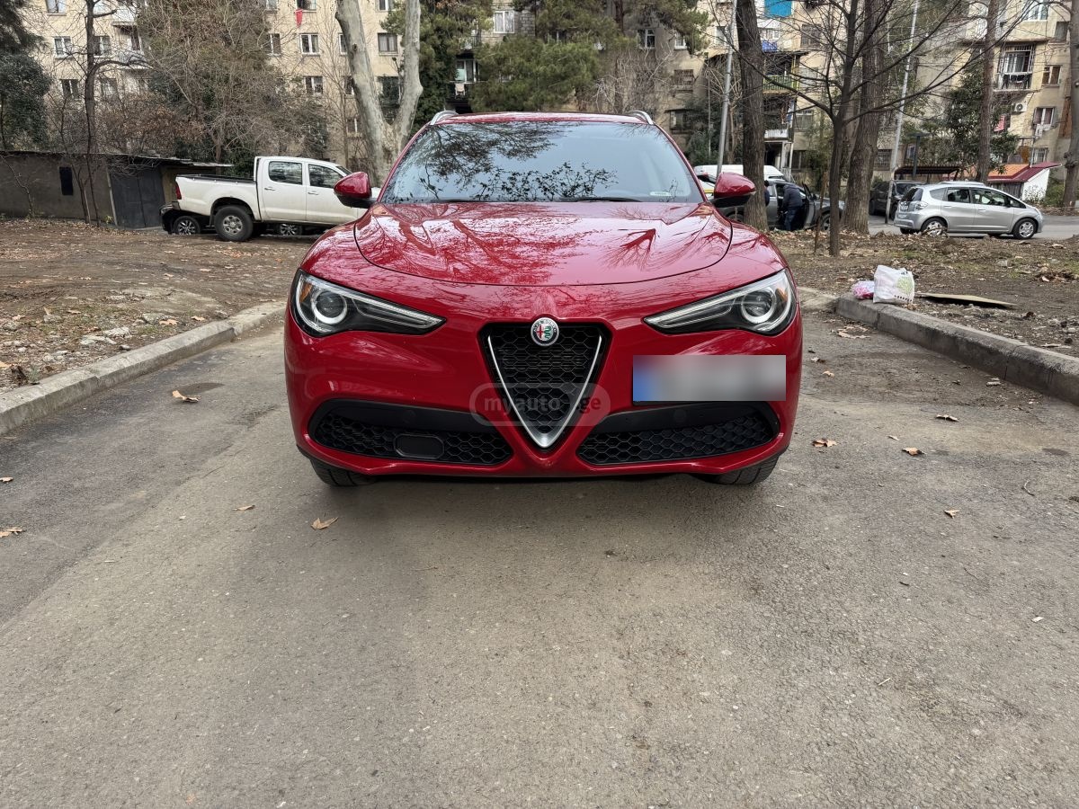 Alfa Romeo Stelvio 2019 — photo 2
