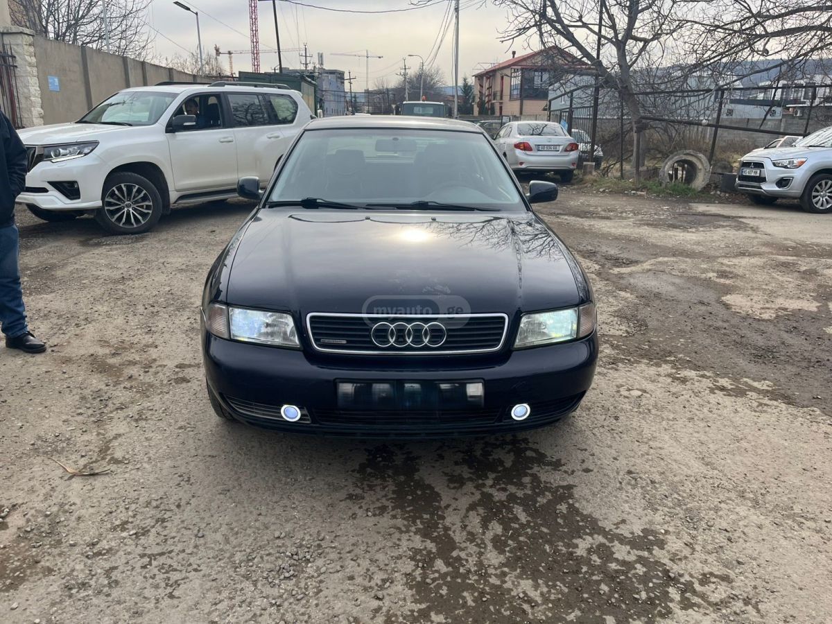 Audi A4 1997 — photo 2