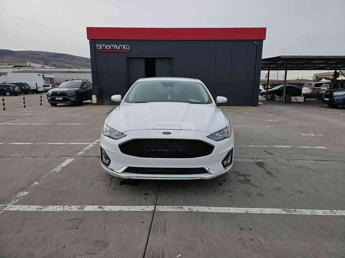 Ford Fusion 2019 — photo 2