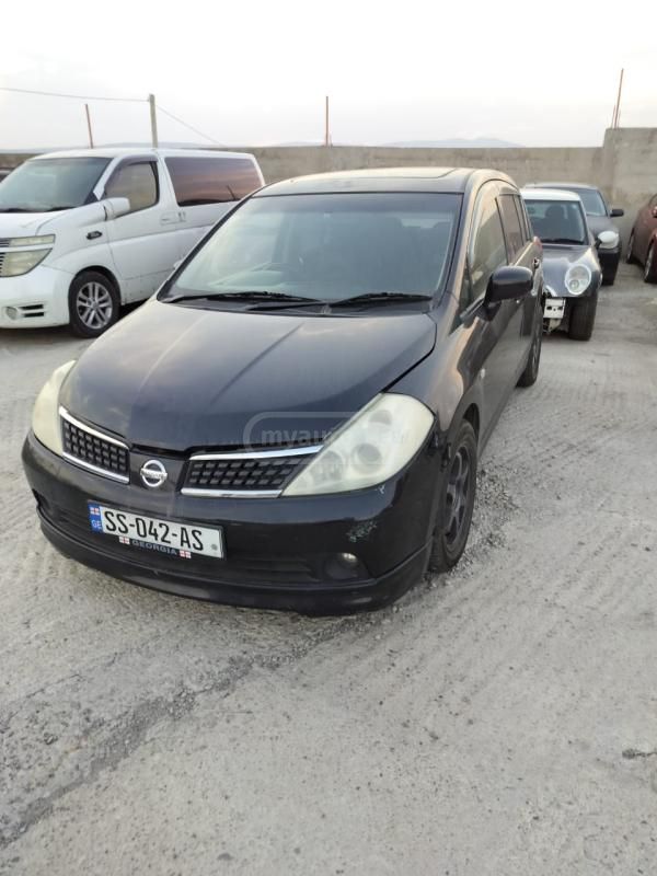 Nissan Tiida