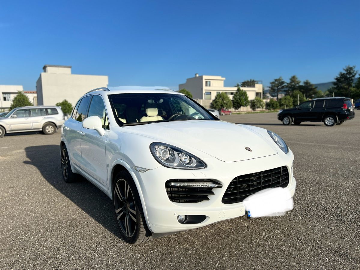 Porsche Cayenne 2012 — photo 2