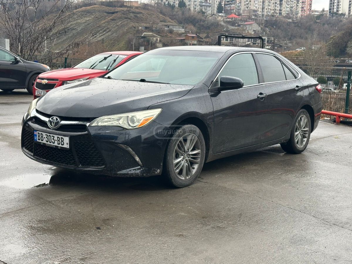 Toyota Camry 2015 — photo 2