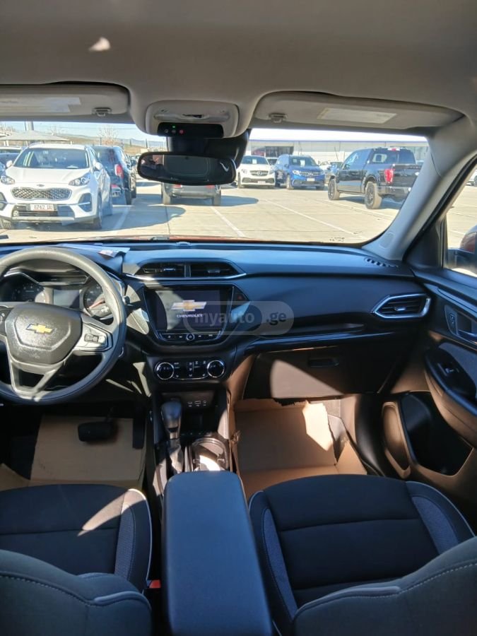 Chevrolet Trailblazer 2022 — photo 2