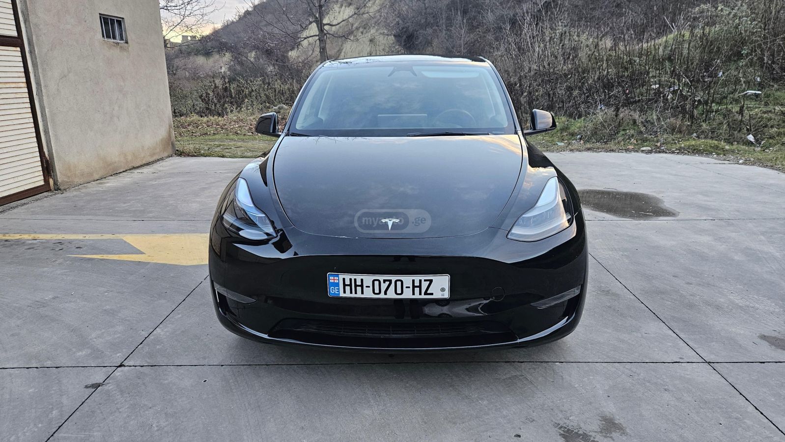 Tesla Model Y 2024 — photo 2