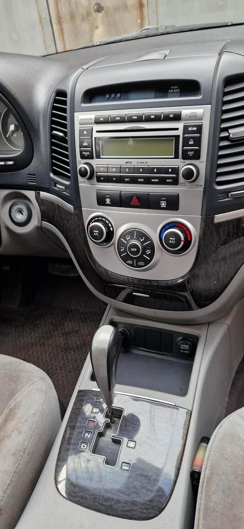 Hyundai Santa FE 2010 — photo 2