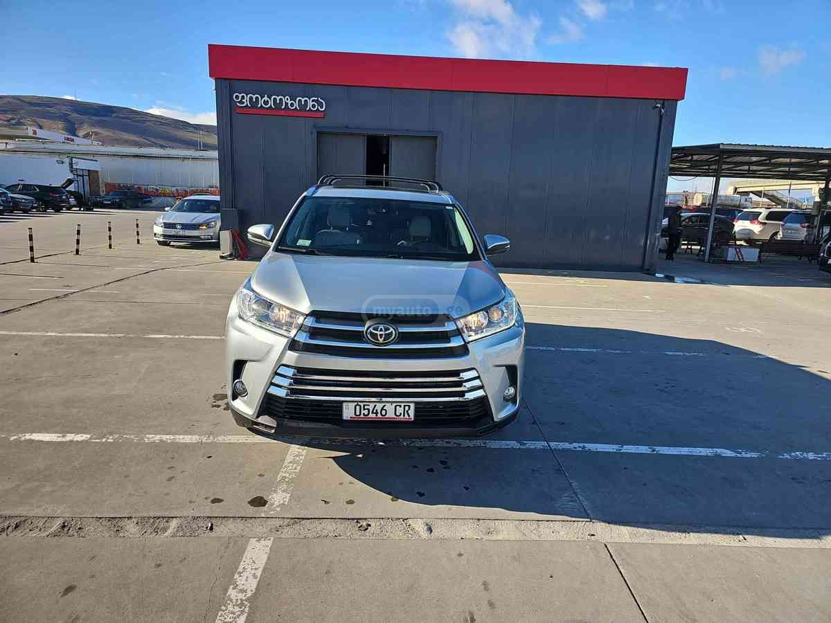 Toyota Highlander 2019 — photo 2