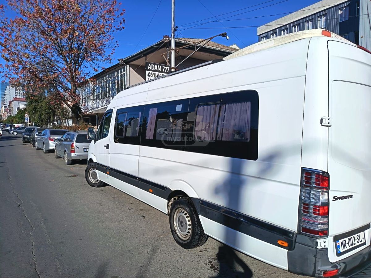 Mercedes-Benz Sprinter 2011 — photo 2