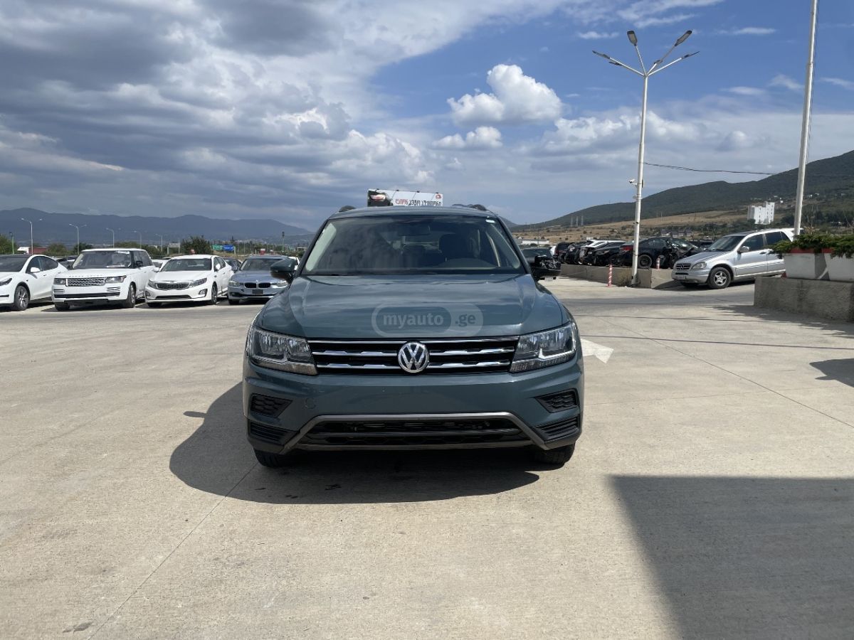 Volkswagen Tiguan 2019 — photo 2