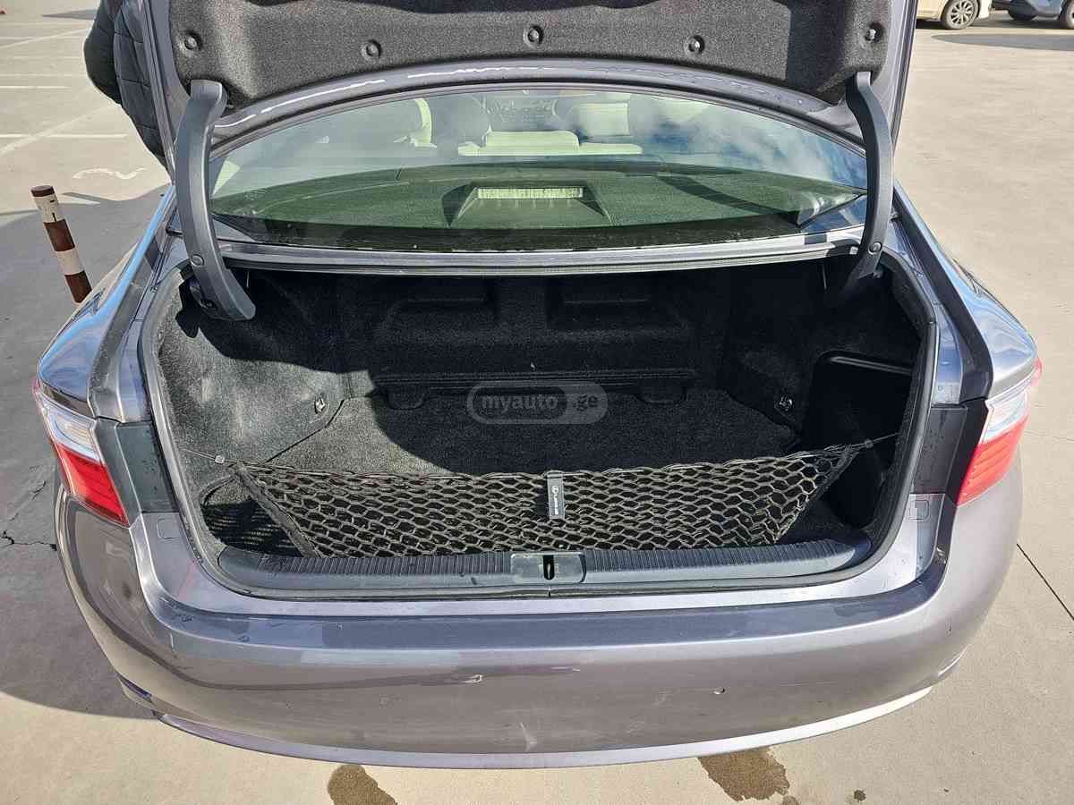 Lexus ES 300 2013 — photo 2
