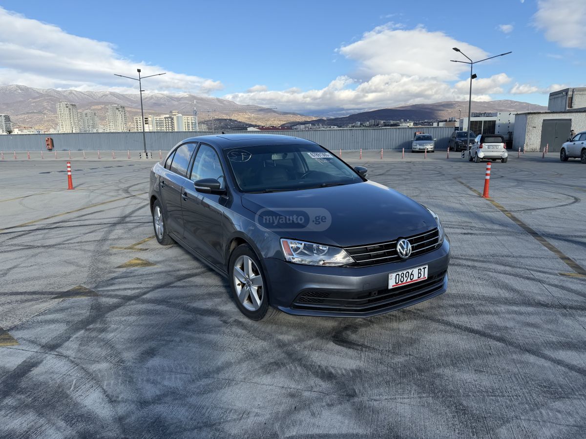 Volkswagen Jetta 2015 — photo 2
