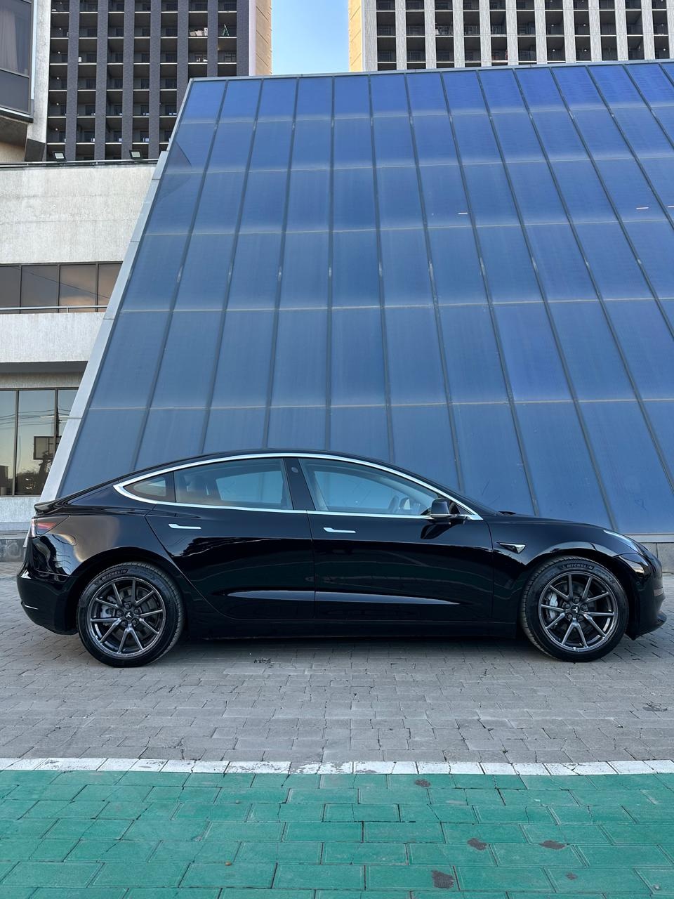 Tesla Model 3 2019 — photo 2