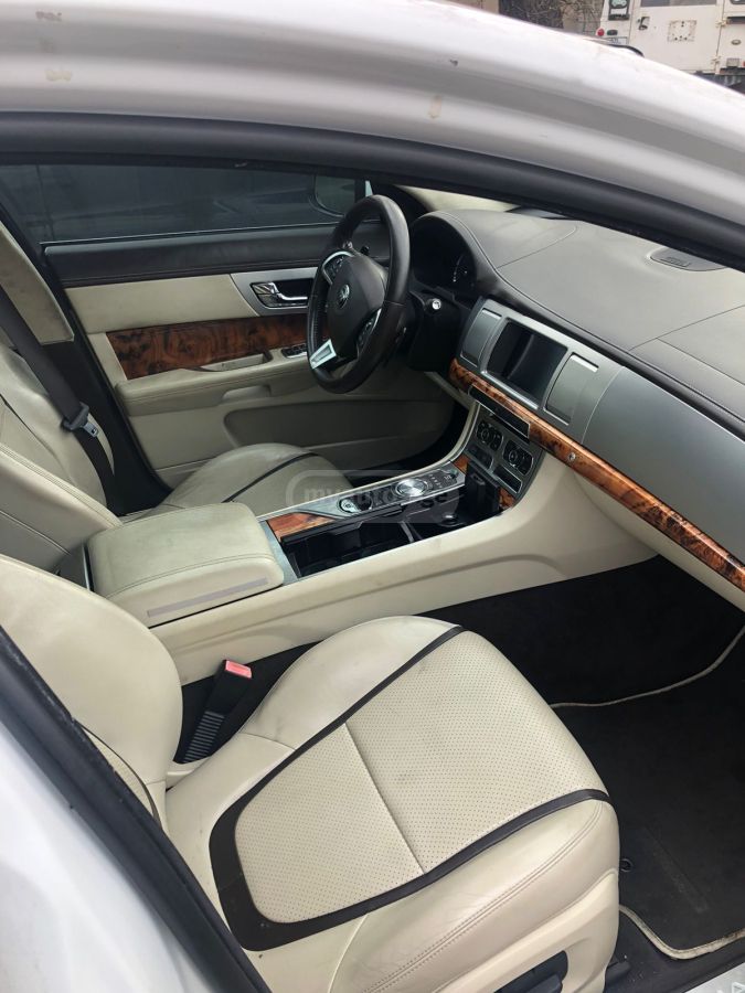 Jaguar XF 2015 — photo 2