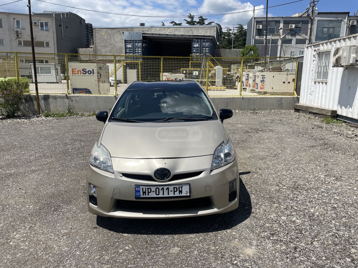 Toyota Prius 2011 — photo 2