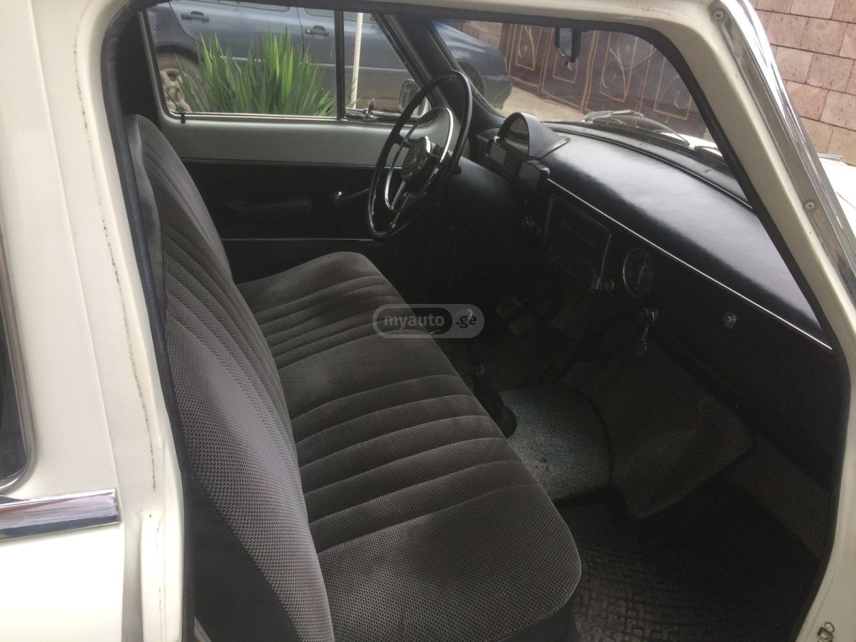 GAZ 21 1971 — photo 2