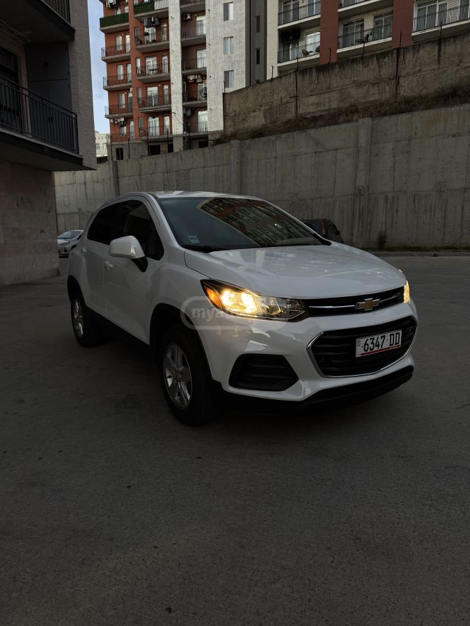 Chevrolet Trax 2022 — photo 2