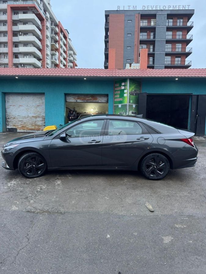 Hyundai Elantra 2021 — photo 2