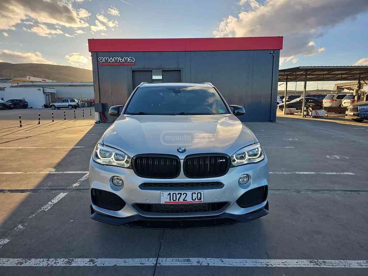 BMW X5 2018 — photo 2