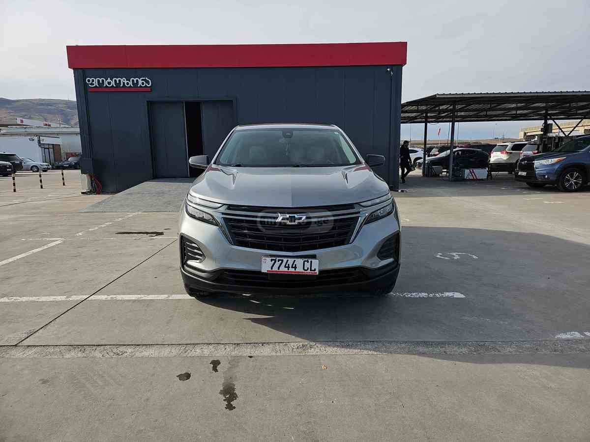 Chevrolet Equinox 2023 — photo 2