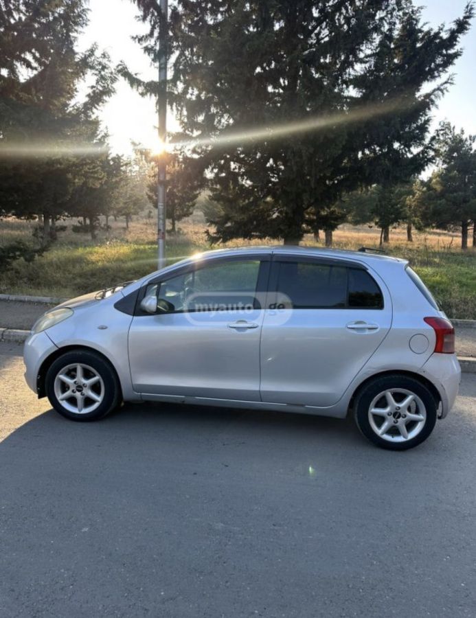 Toyota Vitz 2006 — photo 2