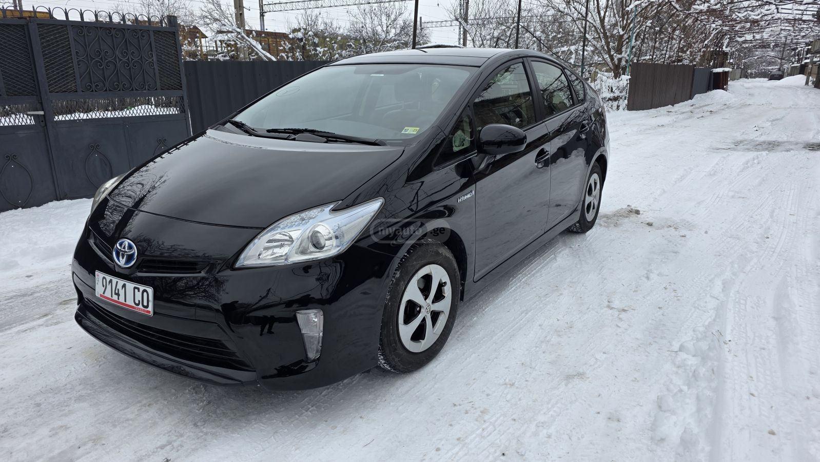Toyota Prius 2013 — photo 2