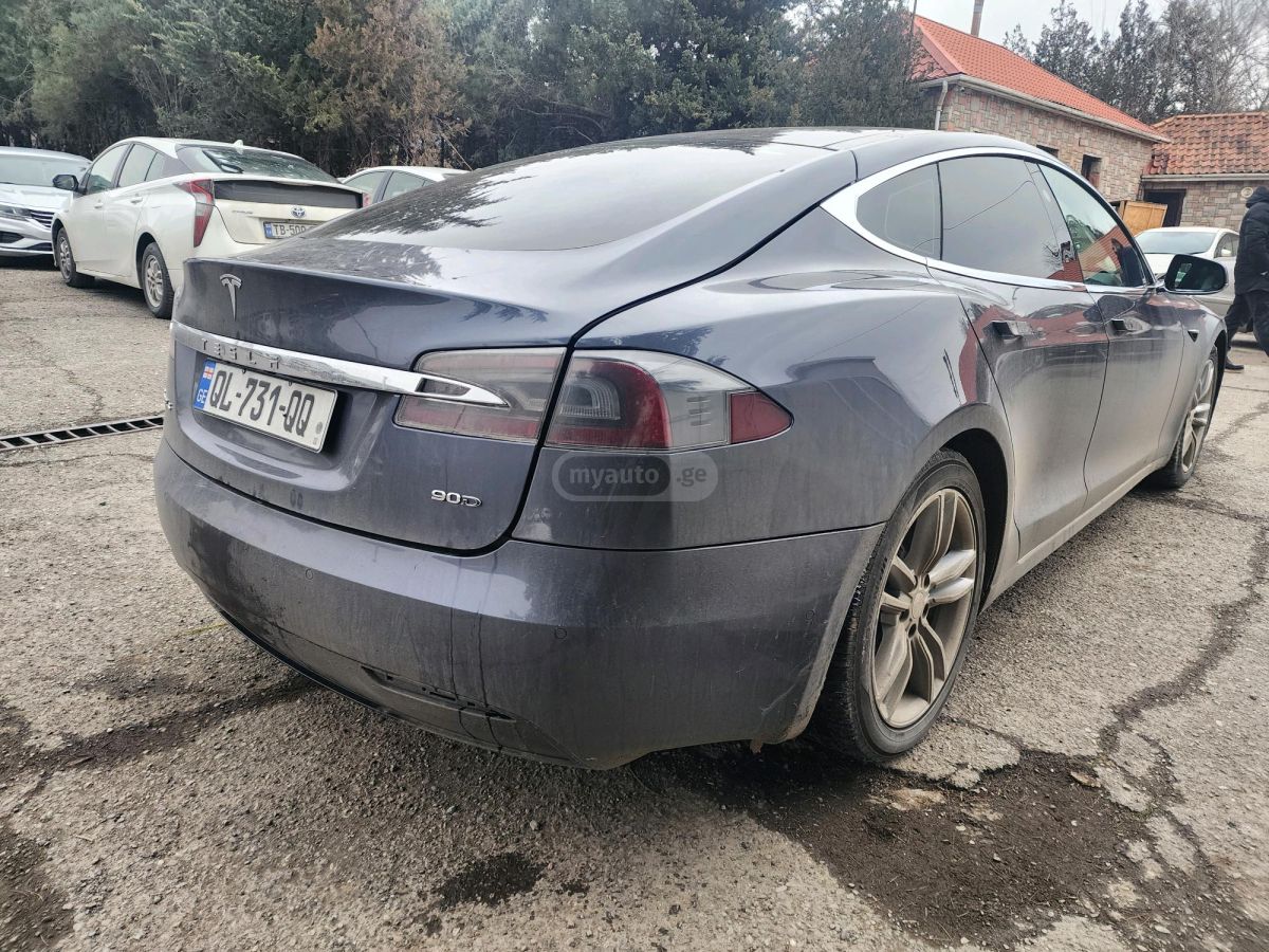 Tesla Model S 2017 — photo 2