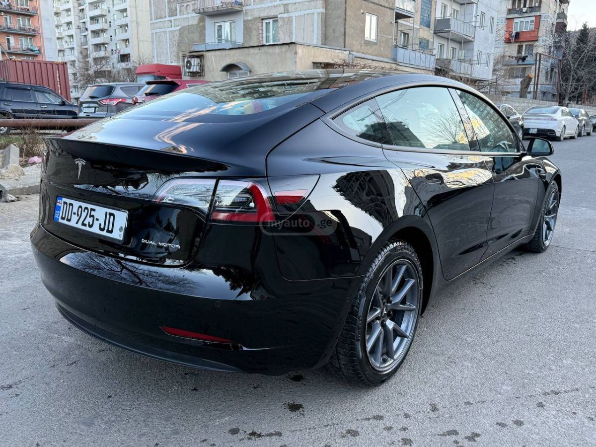 Tesla Model 3 2022 — photo 2