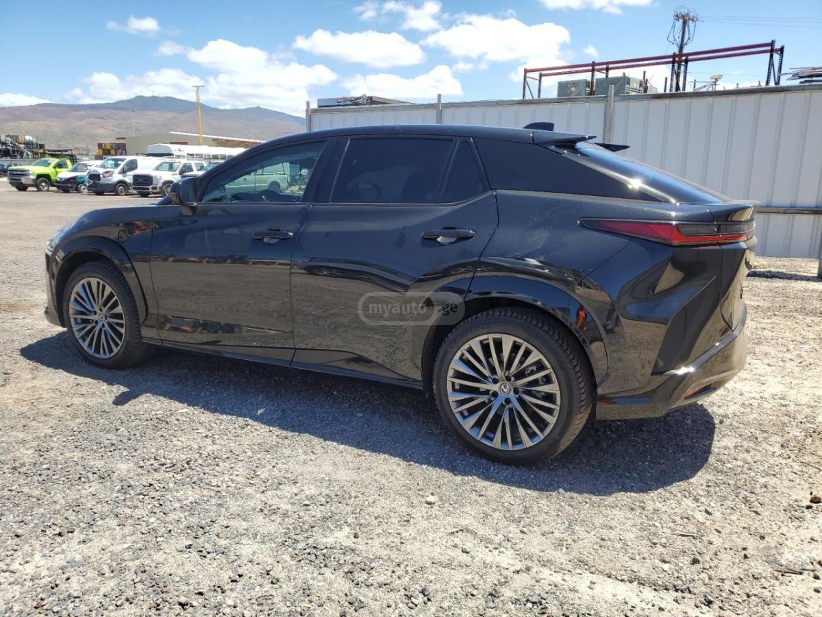 Lexus RZ 450e 2023 — photo 2