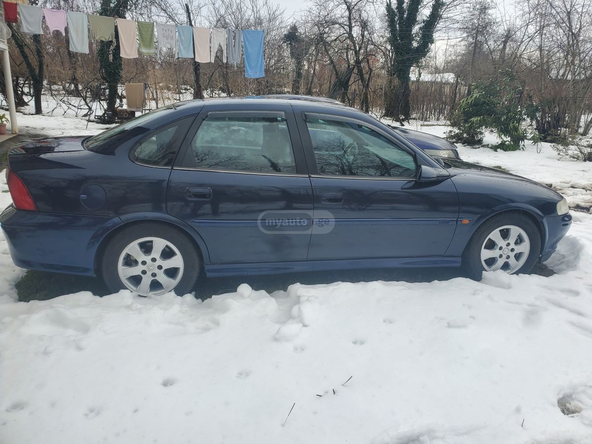 Opel Vectra 1997 — photo 2