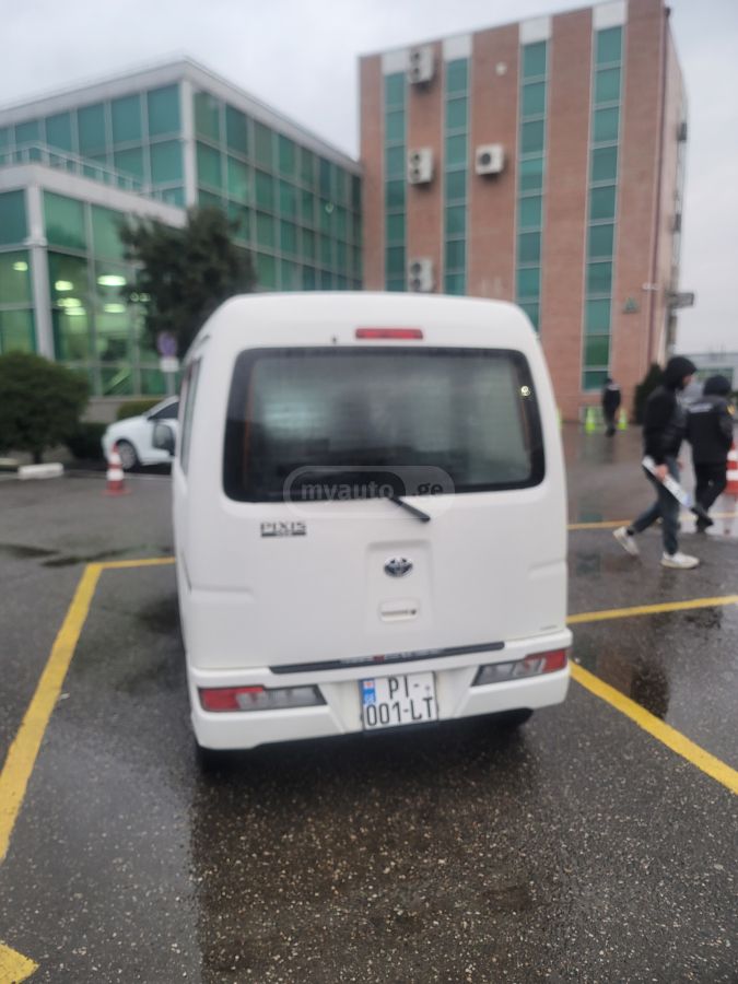 Honda Acty Truck 2018 — photo 2
