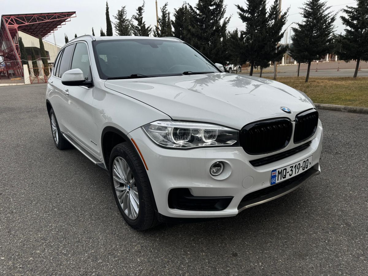 BMW X5 2017 — photo 2