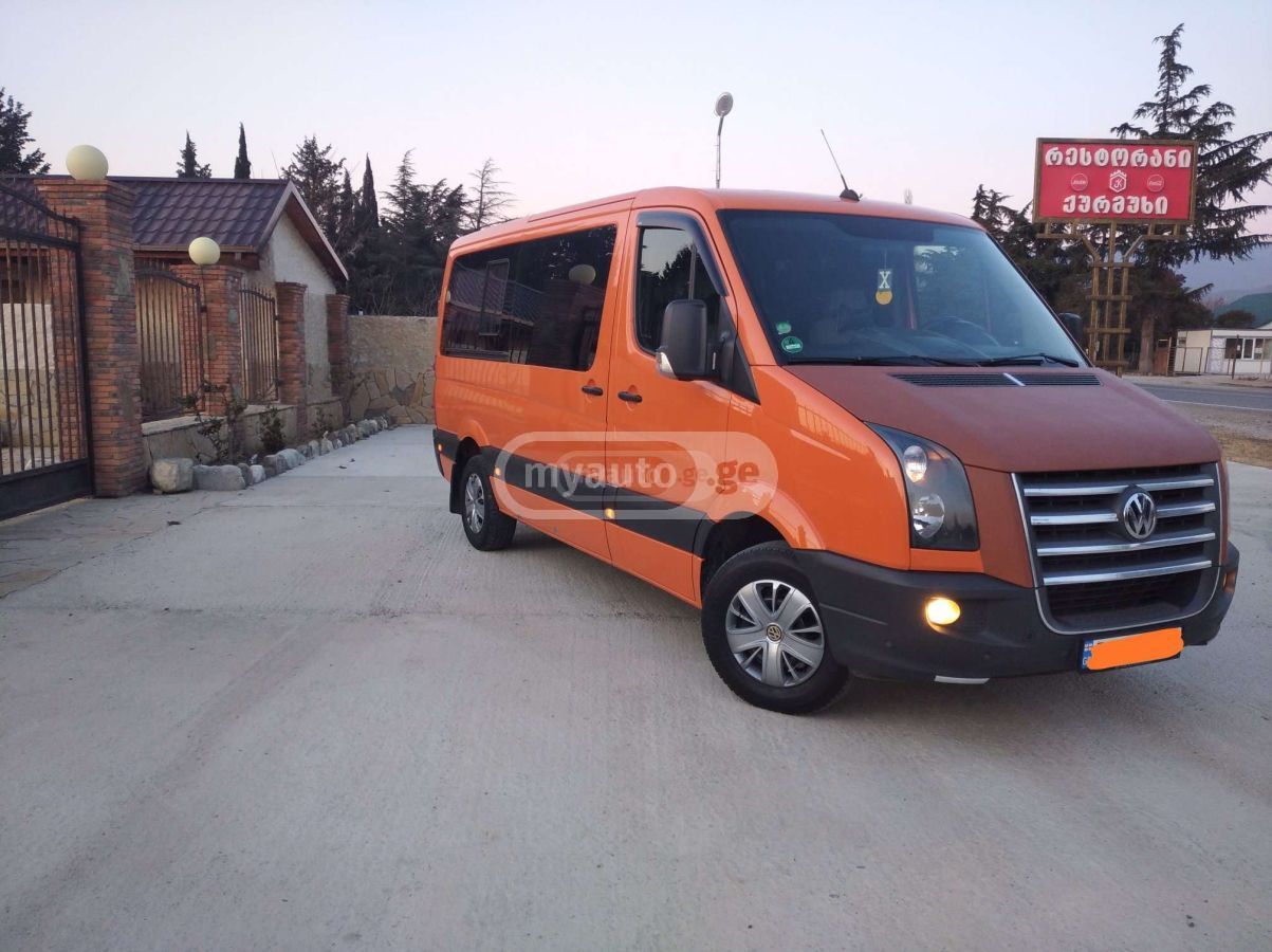 Volkswagen Crafter 2010 — photo 2