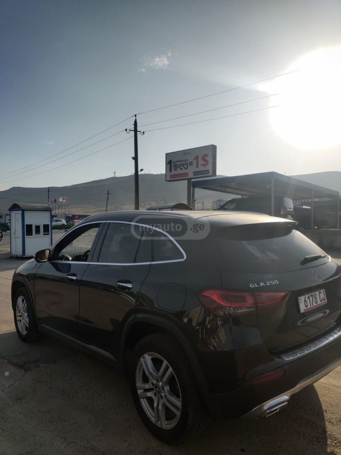 Mercedes-Benz GLA 250 2022 — photo 2