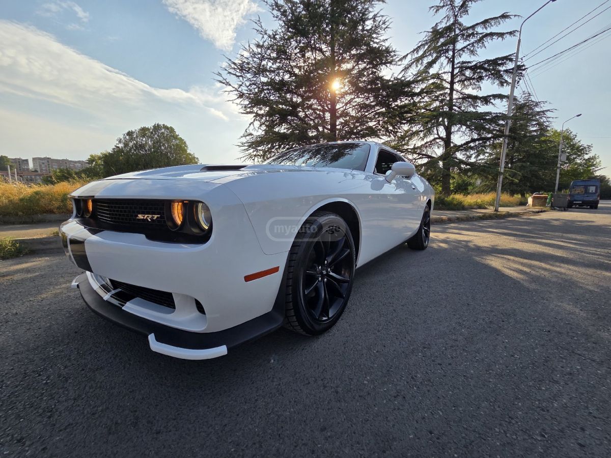 Dodge Challenger 2017 — photo 2