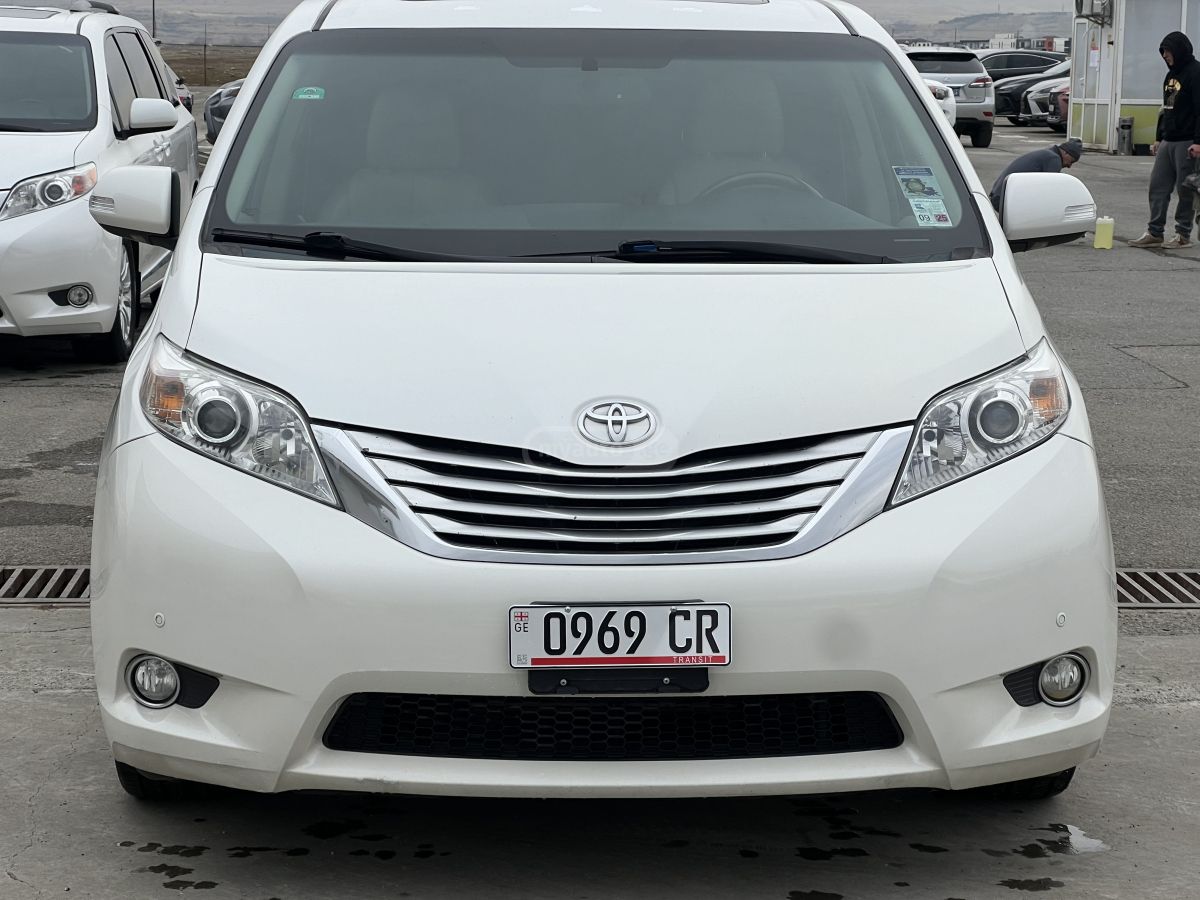 Toyota Sienna 2014 — photo 2